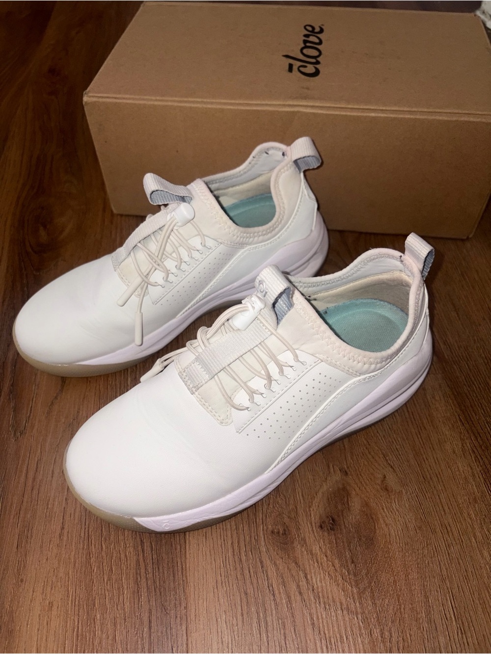 Clove Women Class Shoe In Brilliant White